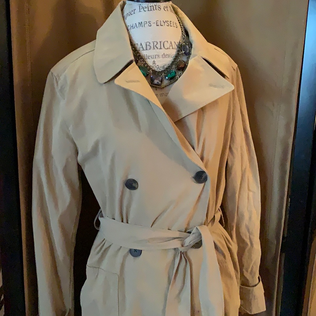 Gap Trench Coat, Size Xl, Beige Color, W/Belt